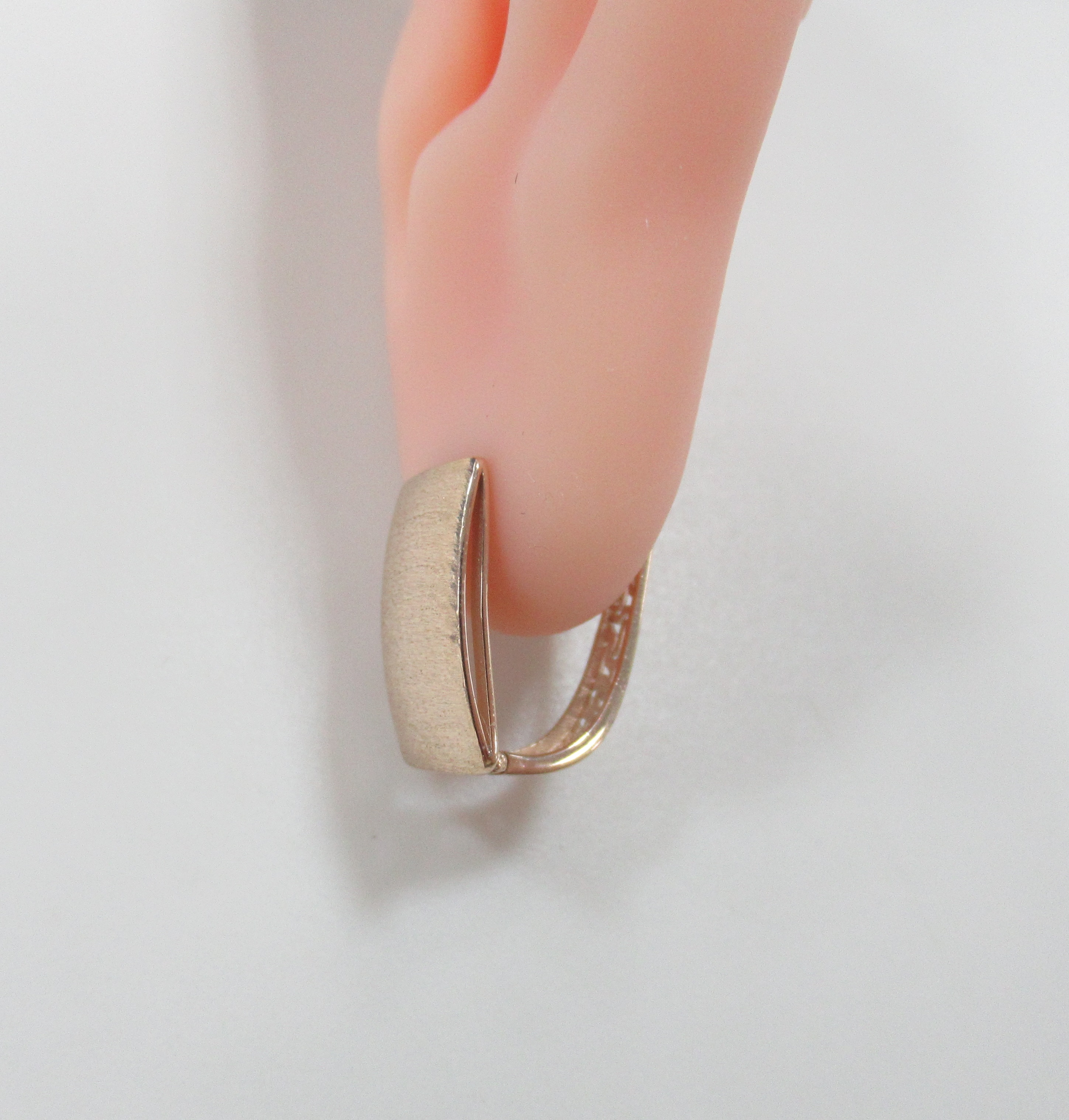 10519-000640 Серьги (Au 585)